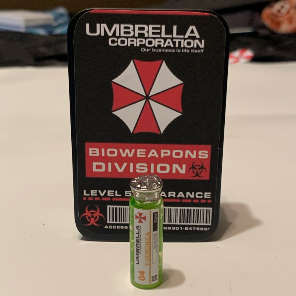 Resident Evil: Code Veronica - T-VERONICA VIRUS VIAL - 1.25inches